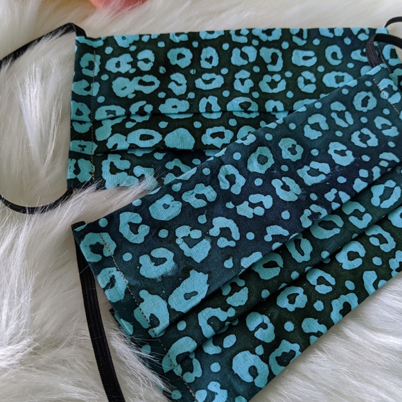 Two Face Masks - Abstract - Picture 2 of 5